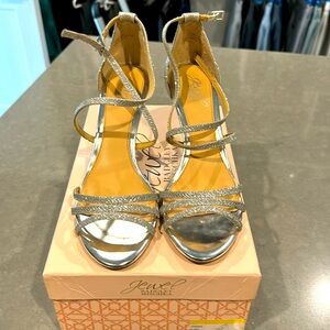 Women Jewelry by Badgley Mischka Wedges Silver Sparkle dress shoes size 8.5